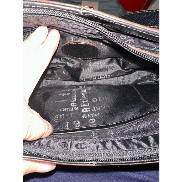 Etienne Aigner Women's Black Leather Shoulder Bag - Picture 6 of 8